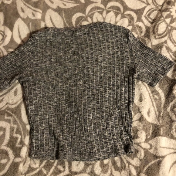 Forever 21 mock neck crop top - Picture 2 of 3